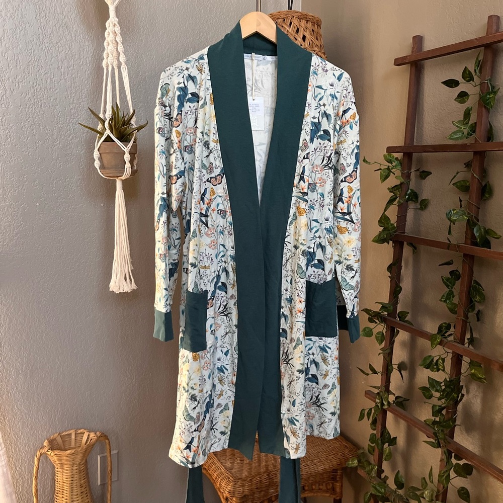 ▪️NWT Jennifer Adams Love Coming Home Botanical Butterflies Green Print Robe M - Picture 2 of 6